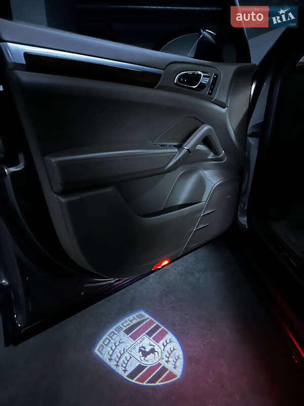 Внедорожник / Кроссовер Porsche Cayenne 2013 в Киеве