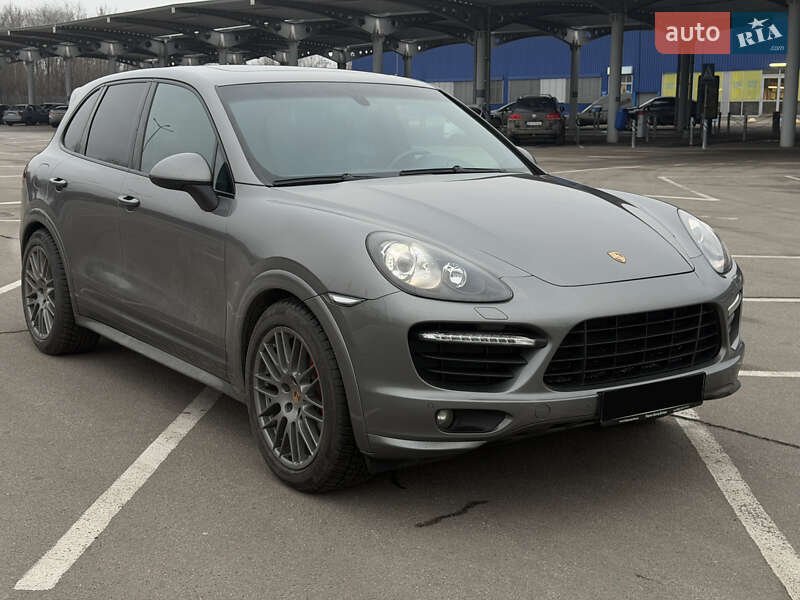 Внедорожник / Кроссовер Porsche Cayenne 2013 в Киеве