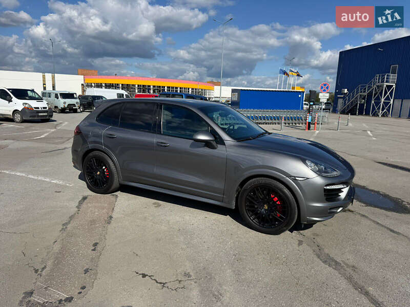 Внедорожник / Кроссовер Porsche Cayenne 2013 в Киеве