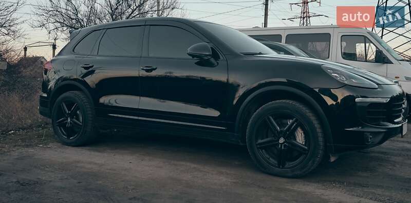 Внедорожник / Кроссовер Porsche Cayenne 2016 в Днепре