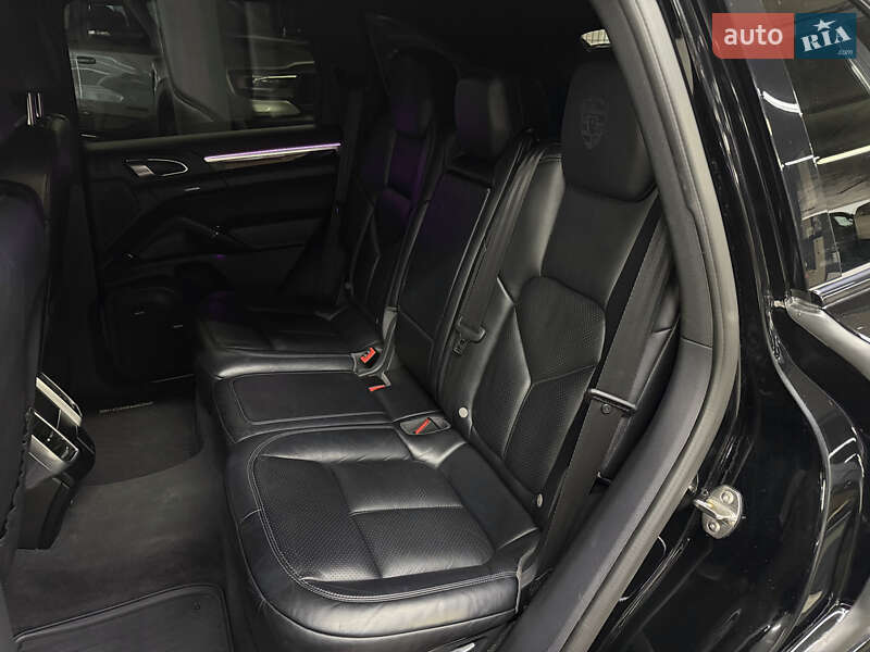 Внедорожник / Кроссовер Porsche Cayenne 2016 в Одессе