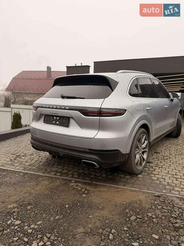 Внедорожник / Кроссовер Porsche Cayenne 2019 в Ужгороде
