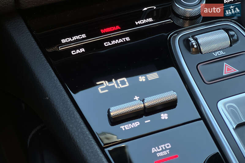 Внедорожник / Кроссовер Porsche Cayenne 2019 в Львове