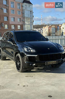 Позашляховик / Кросовер Porsche Cayenne 2015 в Полтаві