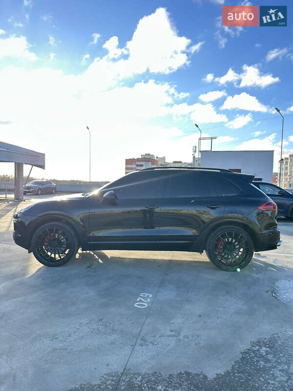 Внедорожник / Кроссовер Porsche Cayenne 2015 в Полтаве