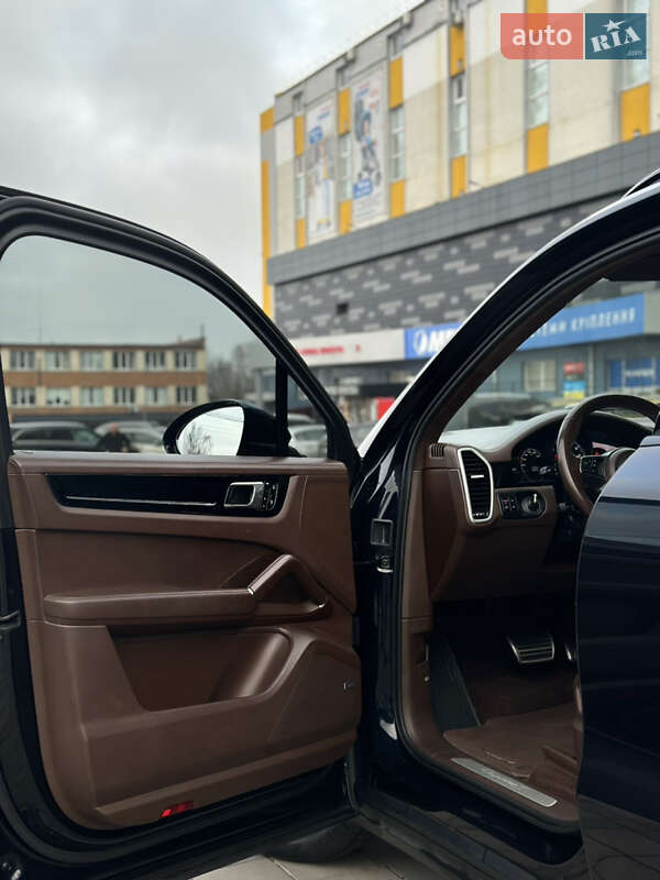 Внедорожник / Кроссовер Porsche Cayenne 2019 в Виннице