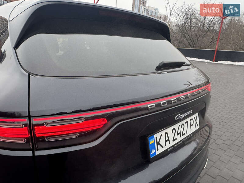 Внедорожник / Кроссовер Porsche Cayenne 2019 в Киеве