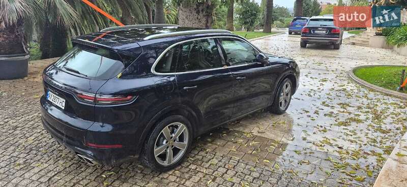 Позашляховик / Кросовер Porsche Cayenne 2018 в Києві