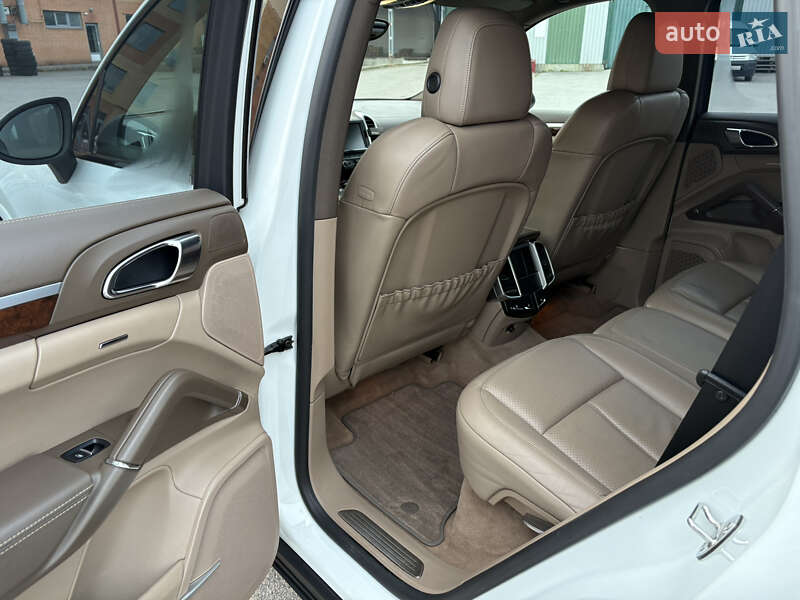 Внедорожник / Кроссовер Porsche Cayenne 2013 в Днепре