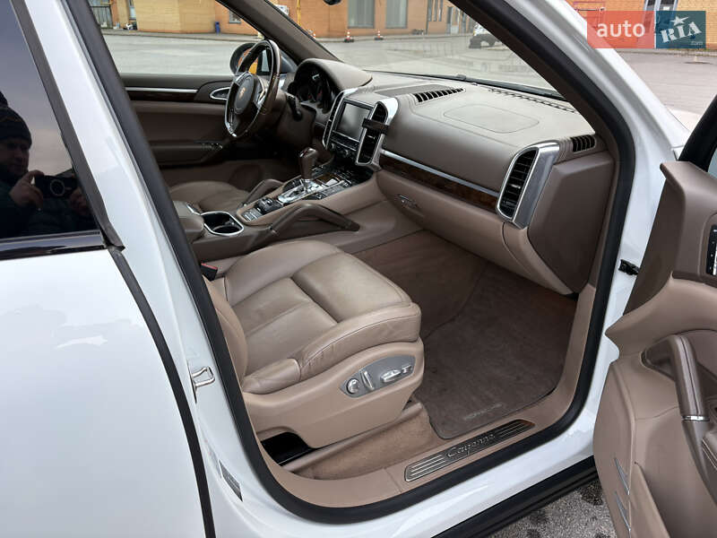 Внедорожник / Кроссовер Porsche Cayenne 2013 в Днепре