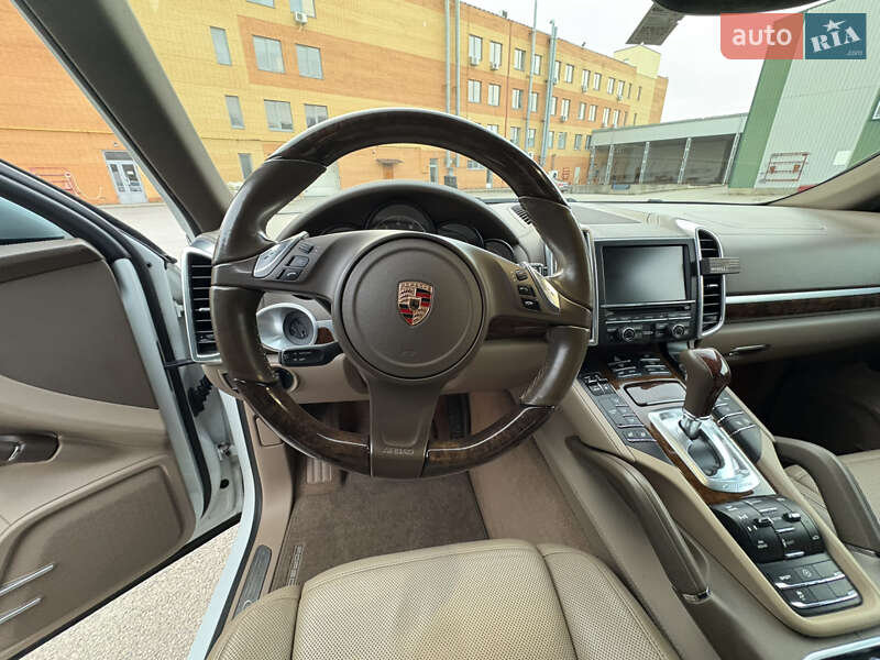 Внедорожник / Кроссовер Porsche Cayenne 2013 в Днепре