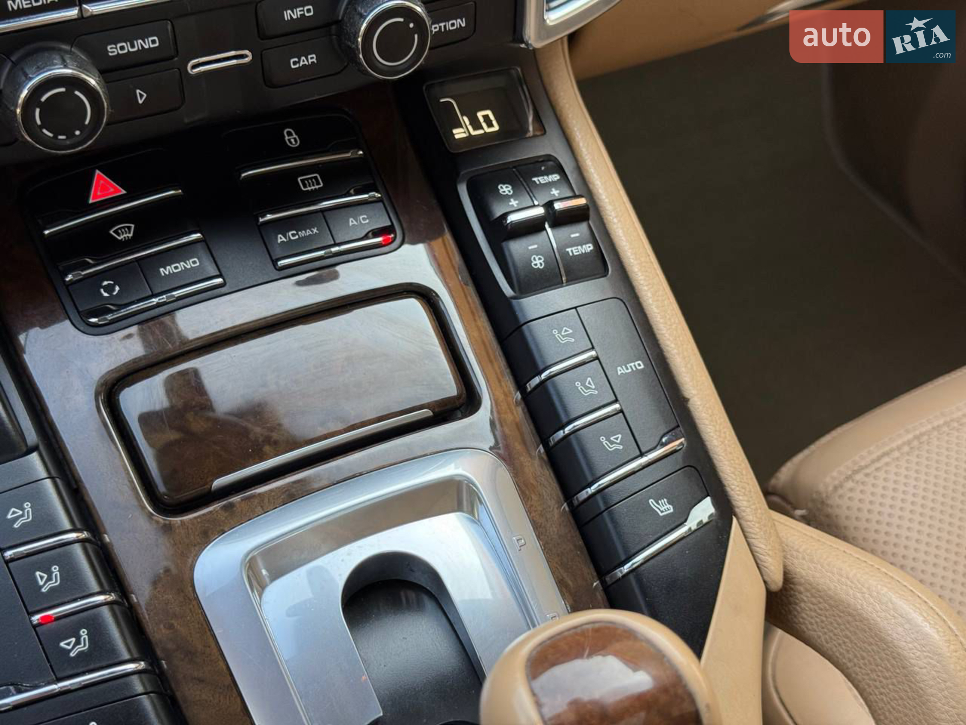 2012 Porsche Cayenne - мініатюра 35