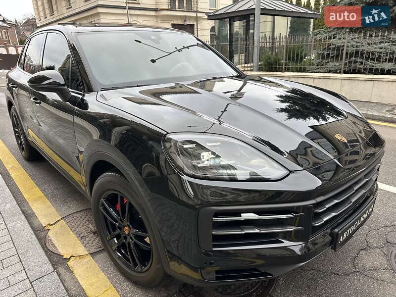 Внедорожник / Кроссовер Porsche Cayenne 2025 в Киеве