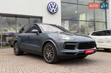 Внедорожник / Кроссовер Porsche Cayenne 2019 в Житомире