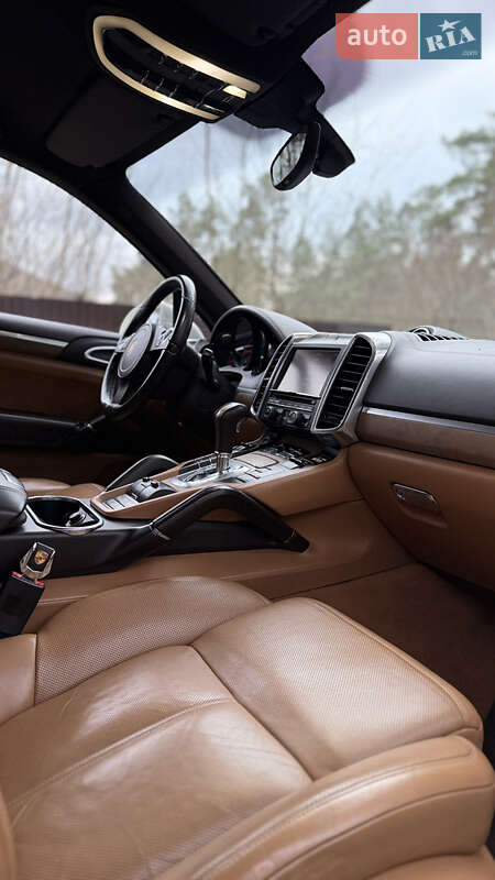 Позашляховик / Кросовер Porsche Cayenne 2011 в Києві