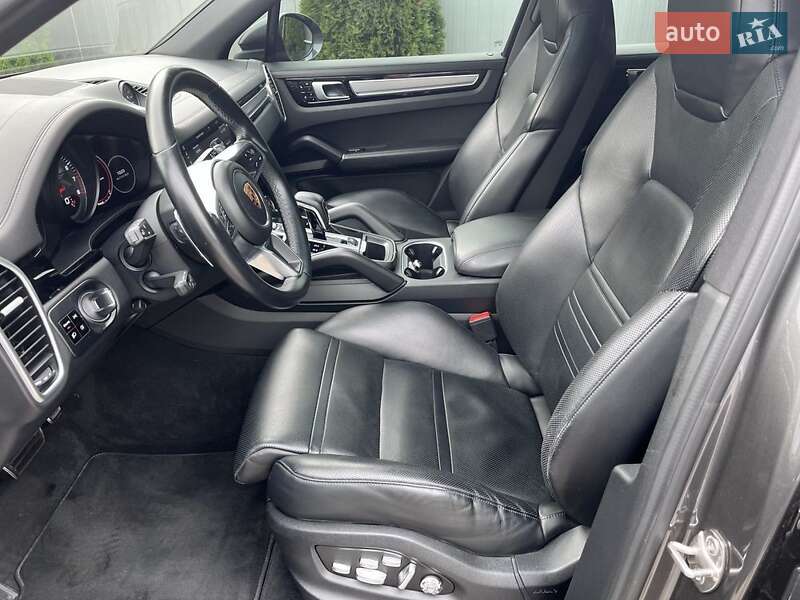 Внедорожник / Кроссовер Porsche Cayenne 2018 в Киеве