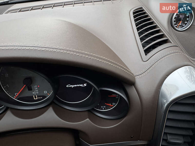 Внедорожник / Кроссовер Porsche Cayenne 2015 в Киеве