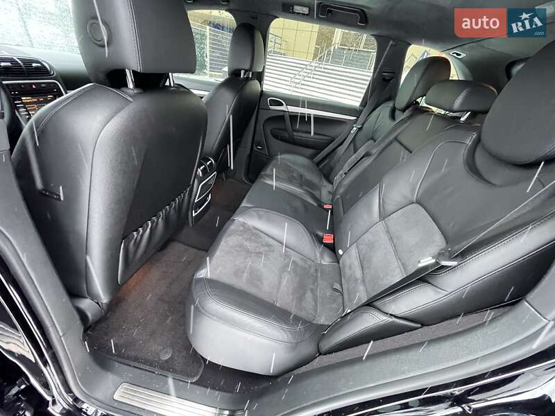 Внедорожник / Кроссовер Porsche Cayenne 2010 в Харькове