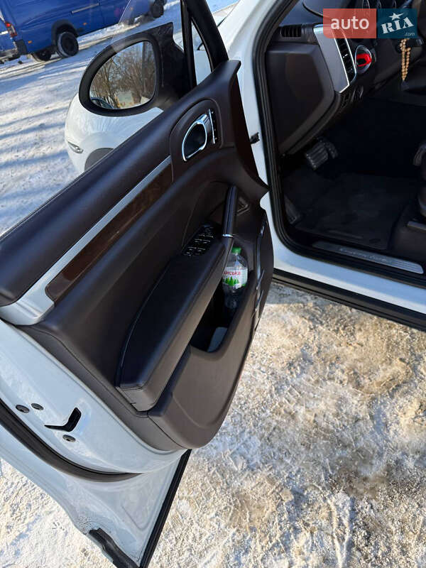Внедорожник / Кроссовер Porsche Cayenne 2012 в Борисполе фото 9 Внедорожник / Кроссовер Porsche Cayenne 2012 в Борисполе