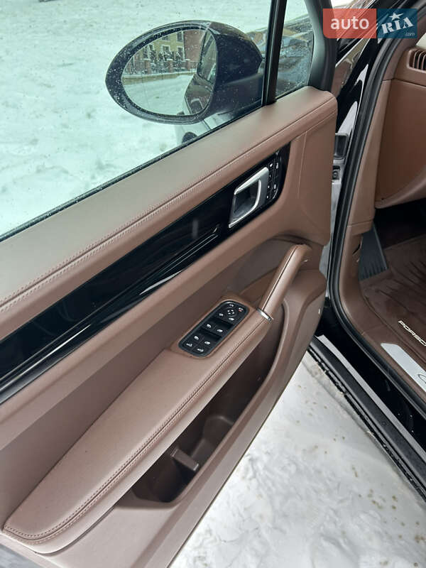 Внедорожник / Кроссовер Porsche Cayenne 2022 в Харькове