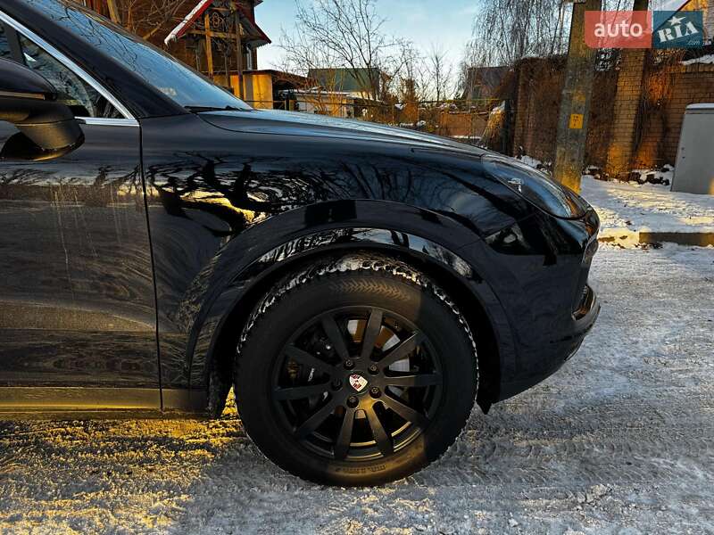 Внедорожник / Кроссовер Porsche Cayenne 2020 в Киеве