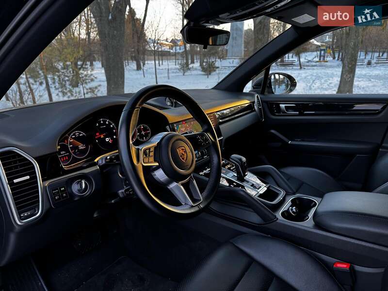 Внедорожник / Кроссовер Porsche Cayenne 2020 в Киеве