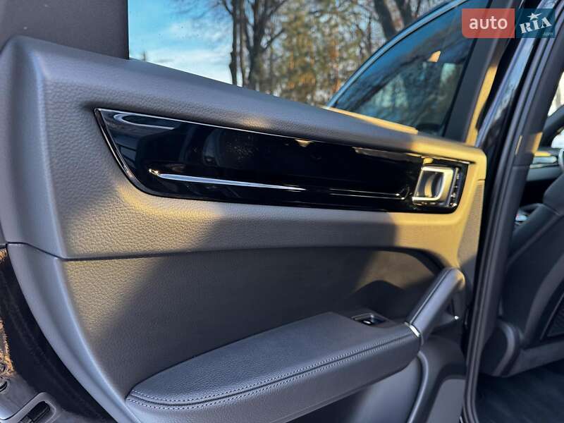 Внедорожник / Кроссовер Porsche Cayenne 2020 в Киеве
