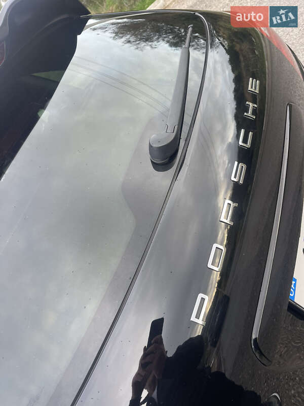 Позашляховик / Кросовер Porsche Cayenne 2012 в Ужгороді