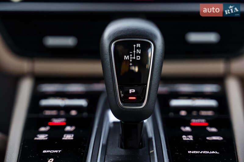 Внедорожник / Кроссовер Porsche Cayenne 2019 в Киеве