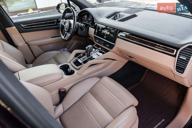 Внедорожник / Кроссовер Porsche Cayenne 2019 в Киеве
