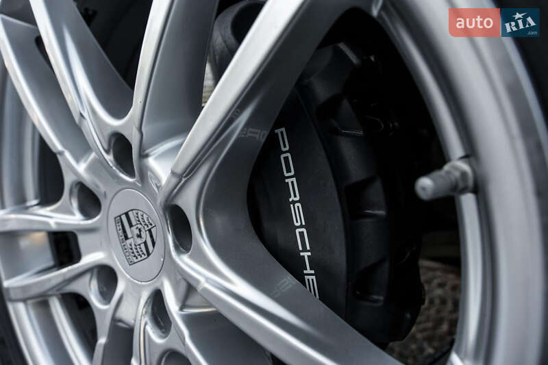 Внедорожник / Кроссовер Porsche Cayenne 2019 в Киеве