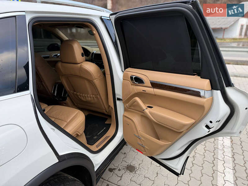 Внедорожник / Кроссовер Porsche Cayenne 2012 в Львове фото 17 Внедорожник / Кроссовер Porsche Cayenne 2012 в Львове
