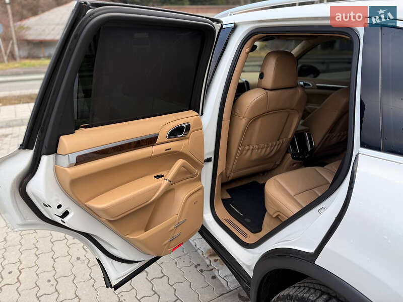 Внедорожник / Кроссовер Porsche Cayenne 2012 в Львове фото 21 Внедорожник / Кроссовер Porsche Cayenne 2012 в Львове