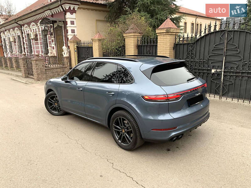 Внедорожник / Кроссовер Porsche Cayenne 2019 в Киеве