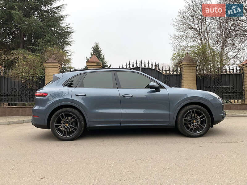 Внедорожник / Кроссовер Porsche Cayenne 2019 в Киеве