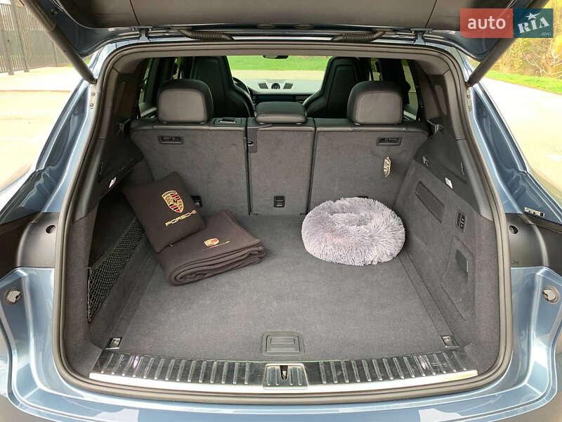 Внедорожник / Кроссовер Porsche Cayenne 2019 в Киеве