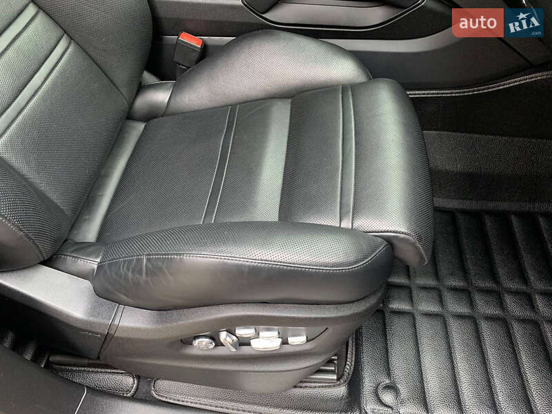 Внедорожник / Кроссовер Porsche Cayenne 2019 в Киеве