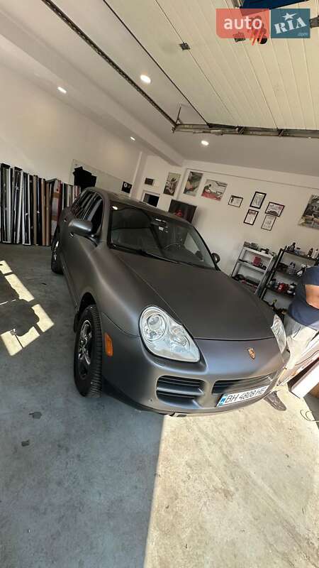 Porsche Cayenne 2004