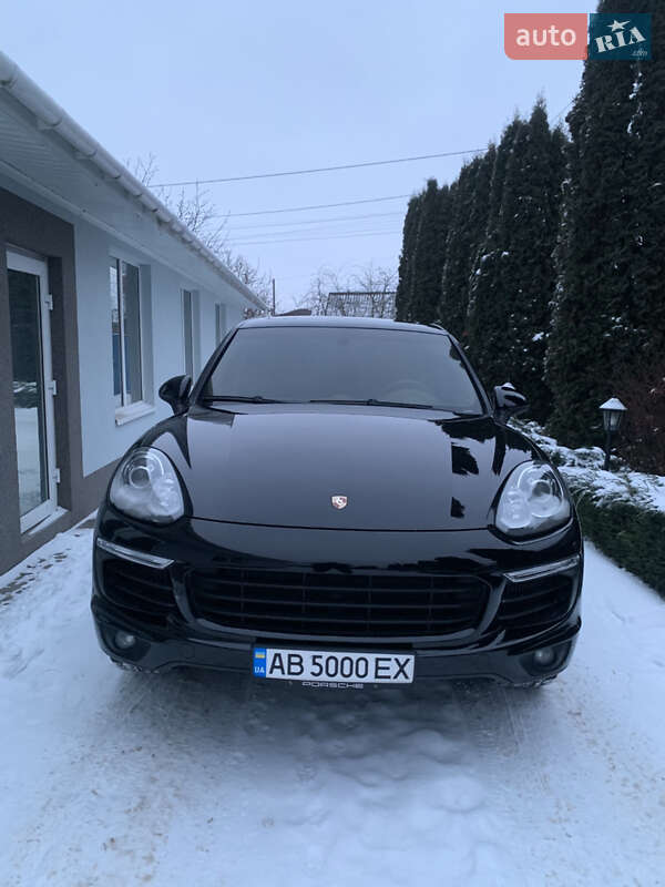 Внедорожник / Кроссовер Porsche Cayenne 2016 в Виннице