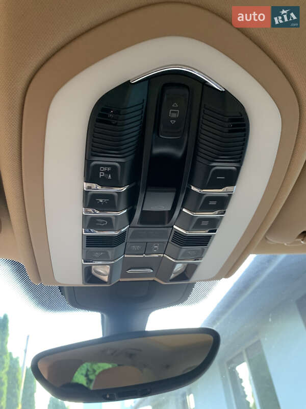 Внедорожник / Кроссовер Porsche Cayenne 2016 в Виннице