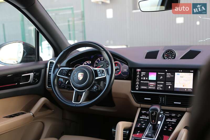 Внедорожник / Кроссовер Porsche Cayenne 2018 в Киеве