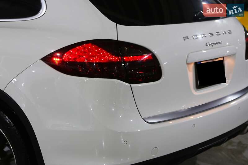 Внедорожник / Кроссовер Porsche Cayenne 2013 в Киеве