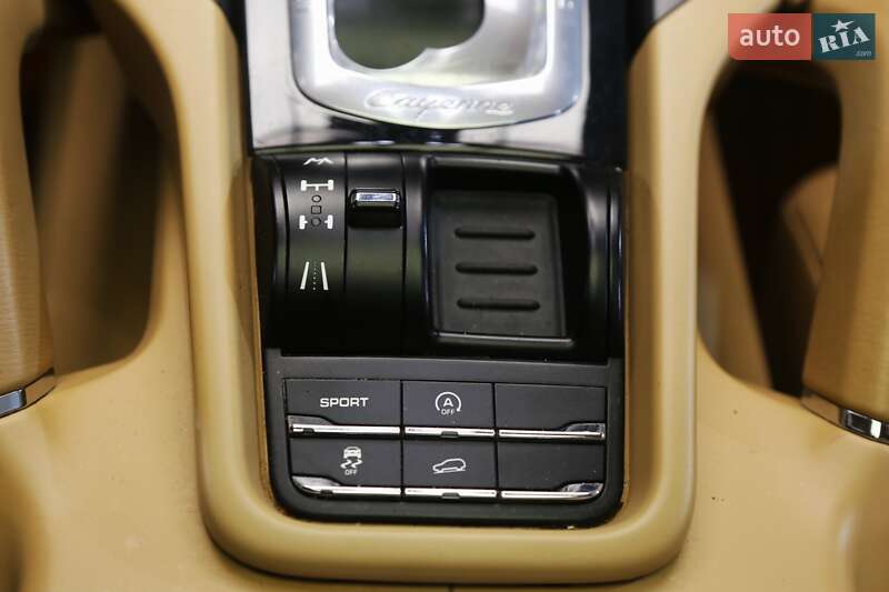 Внедорожник / Кроссовер Porsche Cayenne 2013 в Киеве