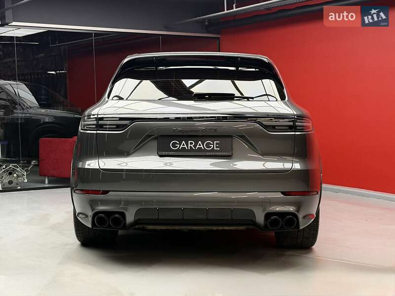 Внедорожник / Кроссовер Porsche Cayenne 2022 в Киеве