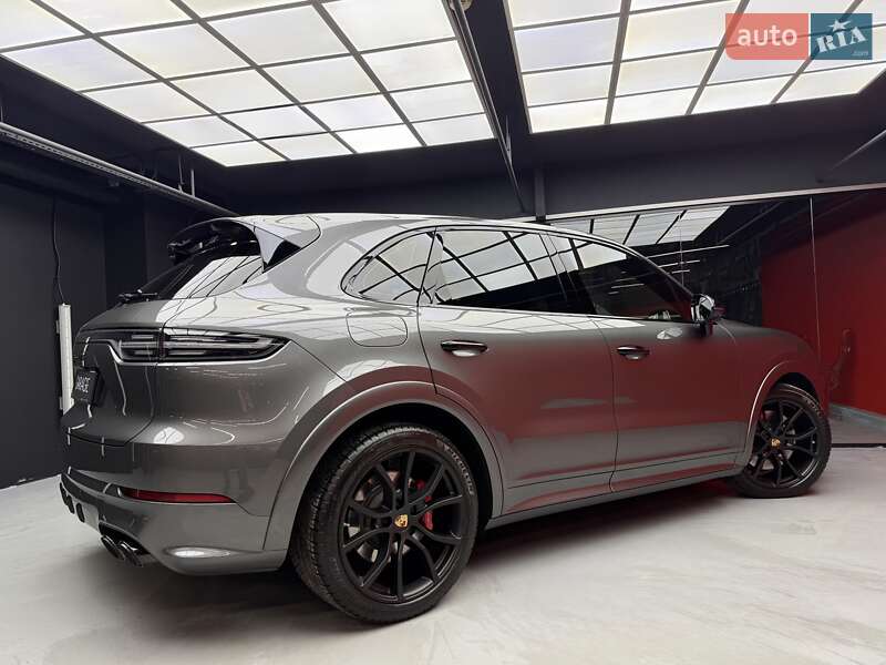 Внедорожник / Кроссовер Porsche Cayenne 2022 в Киеве