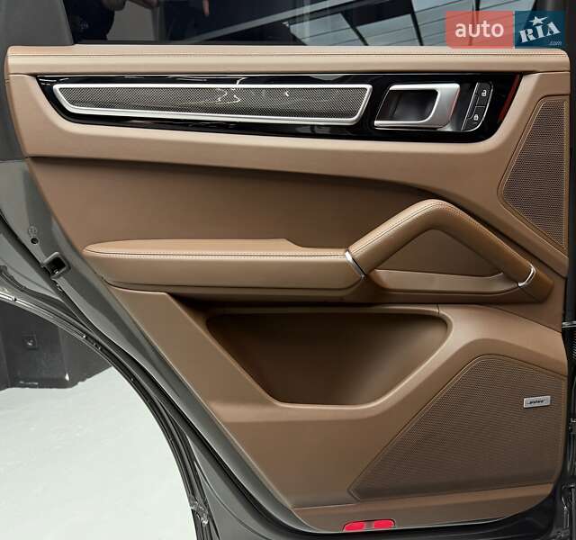 Внедорожник / Кроссовер Porsche Cayenne 2022 в Киеве