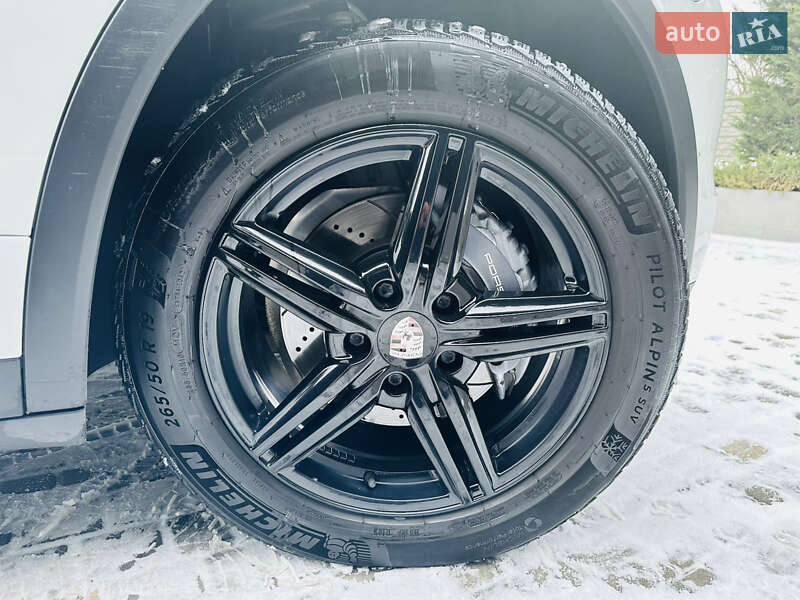 Внедорожник / Кроссовер Porsche Cayenne 2013 в Одессе