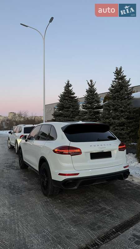 Внедорожник / Кроссовер Porsche Cayenne 2016 в Львове фото 2 Внедорожник / Кроссовер Porsche Cayenne 2016 в Львове