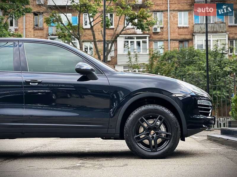 Внедорожник / Кроссовер Porsche Cayenne 2013 в Киеве