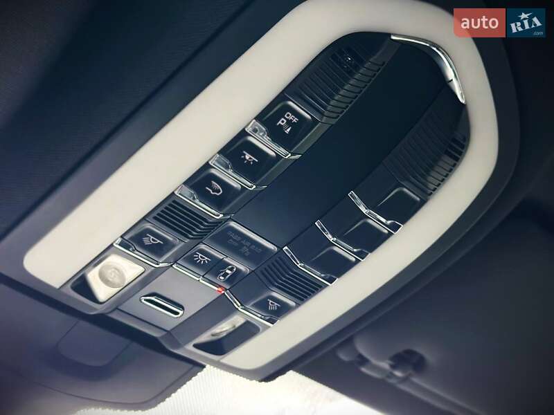 Внедорожник / Кроссовер Porsche Cayenne 2013 в Киеве